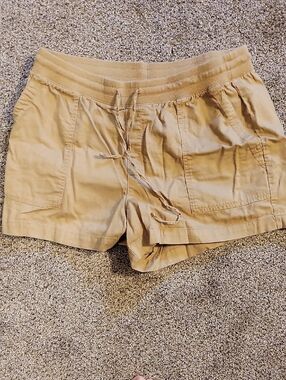 GAP Women's High-Waist Drawstring Shorts in Tan